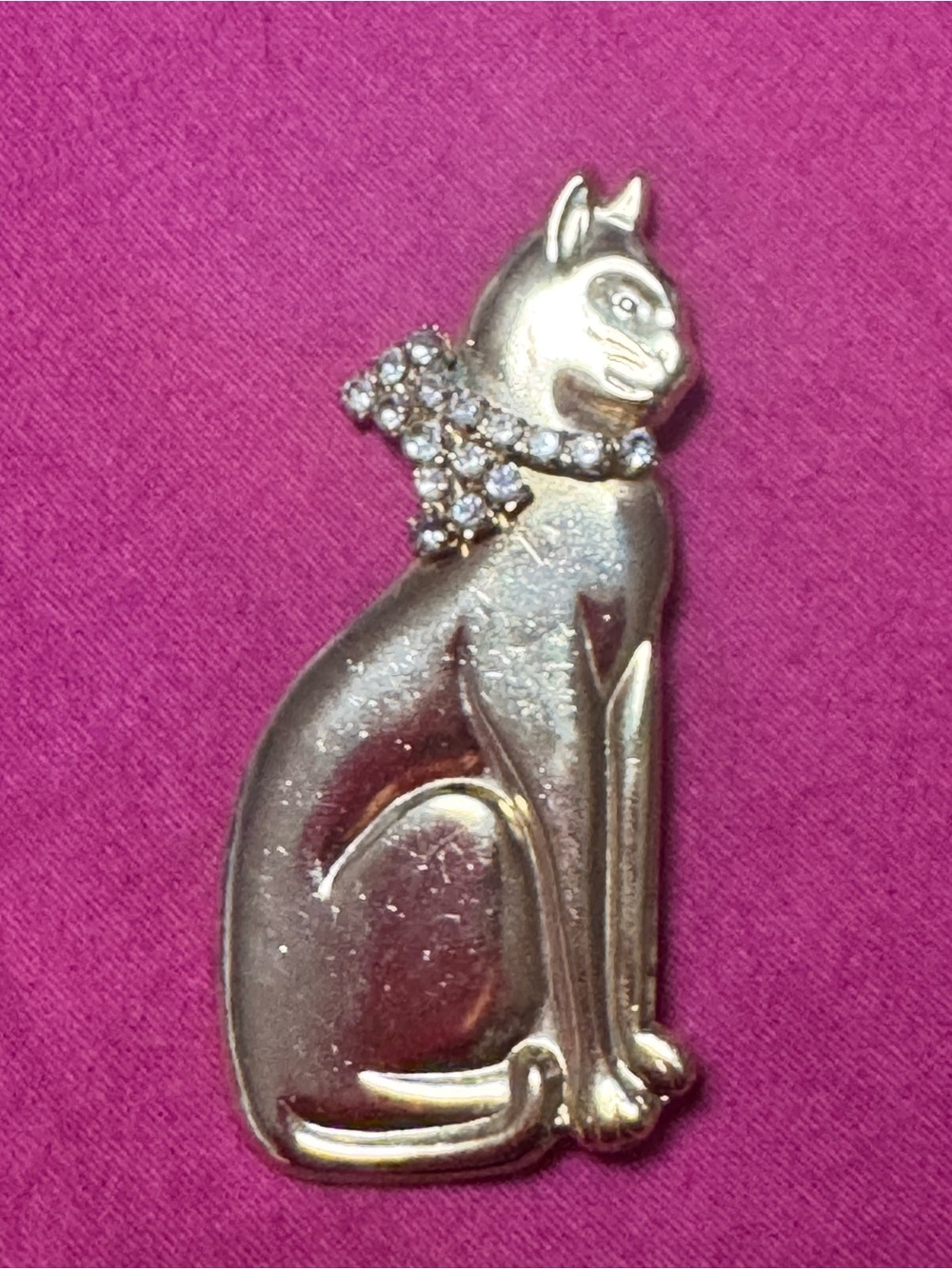 Gold Cat Brooch with Rhinestone Collar - Elegant Pet Pin